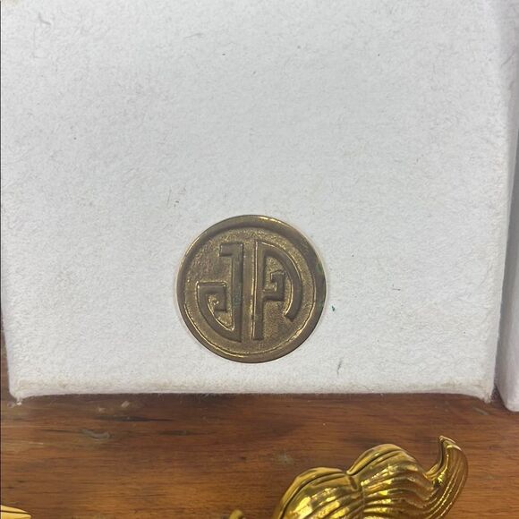 Jonathan Adler Gold Lip and Mustache Card Holder - Picture 6 of 7